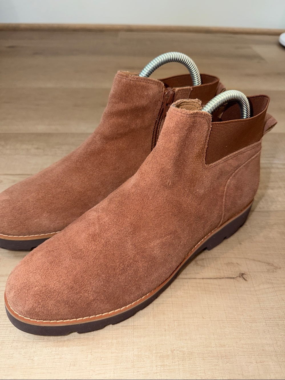 Voinic Brionie Brown Chelsea Boots - Water Repellent - Size 8